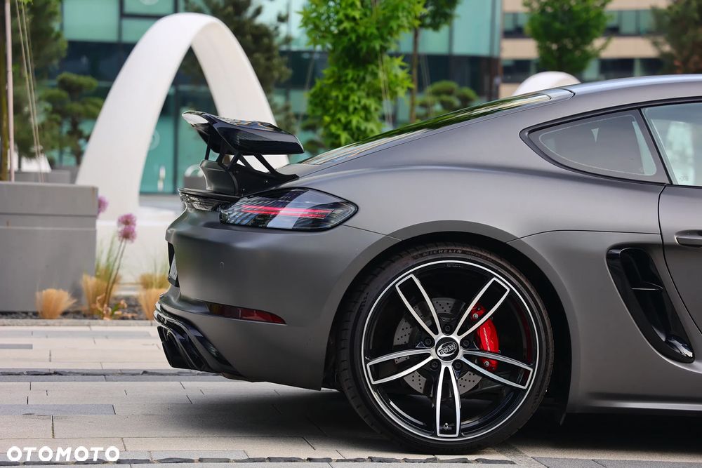 Porsche 718 Cayman - 25