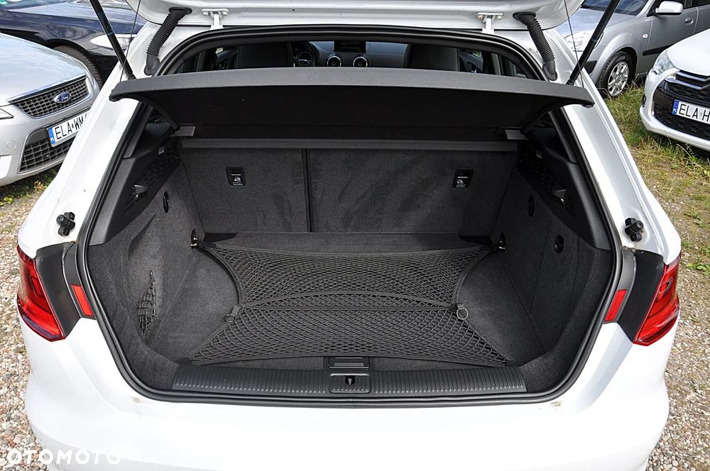 Audi A3 Sportback 2.0 TDI S line Sportpaket - 31