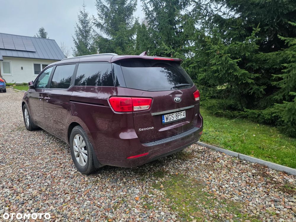 Kia Sedona - 6