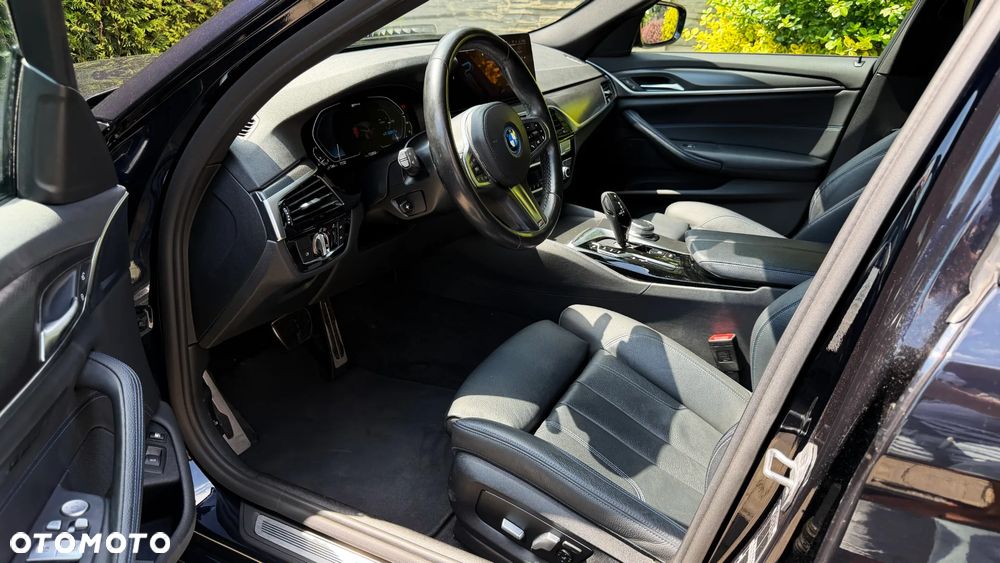 BMW Seria 5 530e M Sport Edition - 19