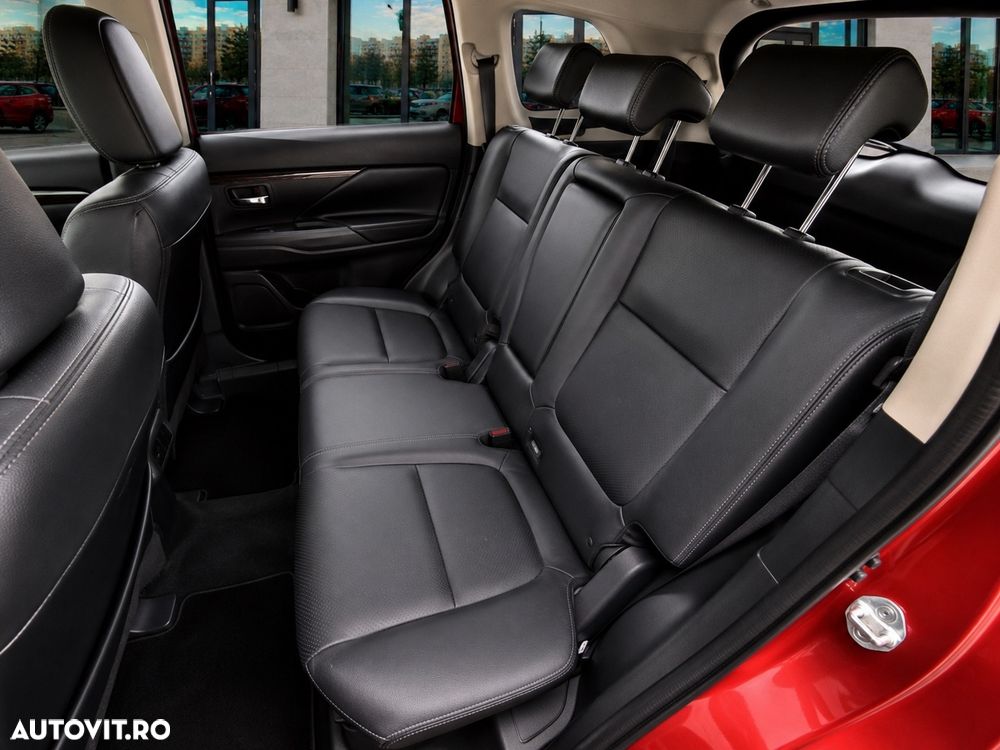 Mitsubishi Outlander - 6