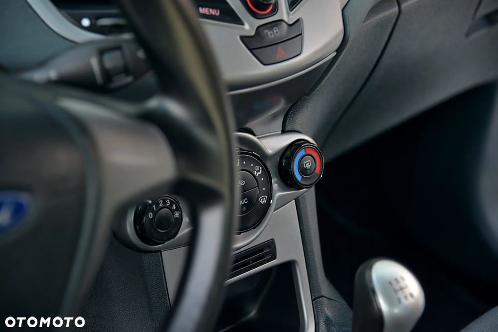 Ford Fiesta 1.25 Ambiente - 28