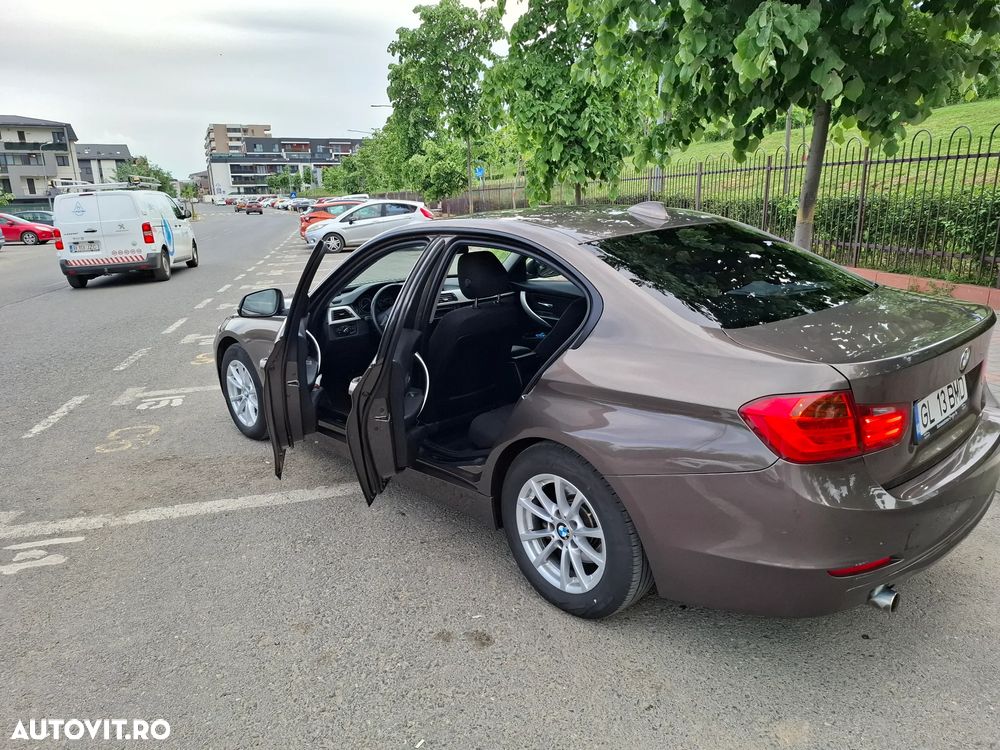 BMW Seria 3 318d Aut. Sport Line - 6