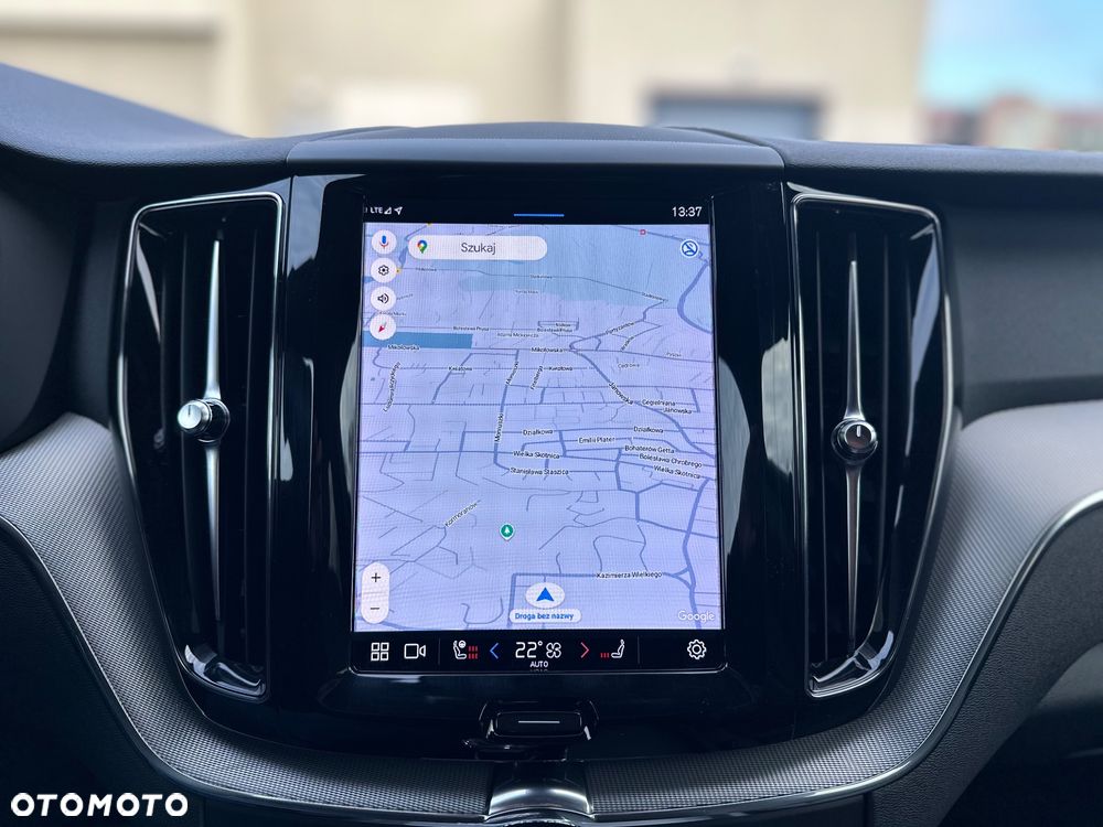 Volvo XC 60 B4 B Plus Dark - 38