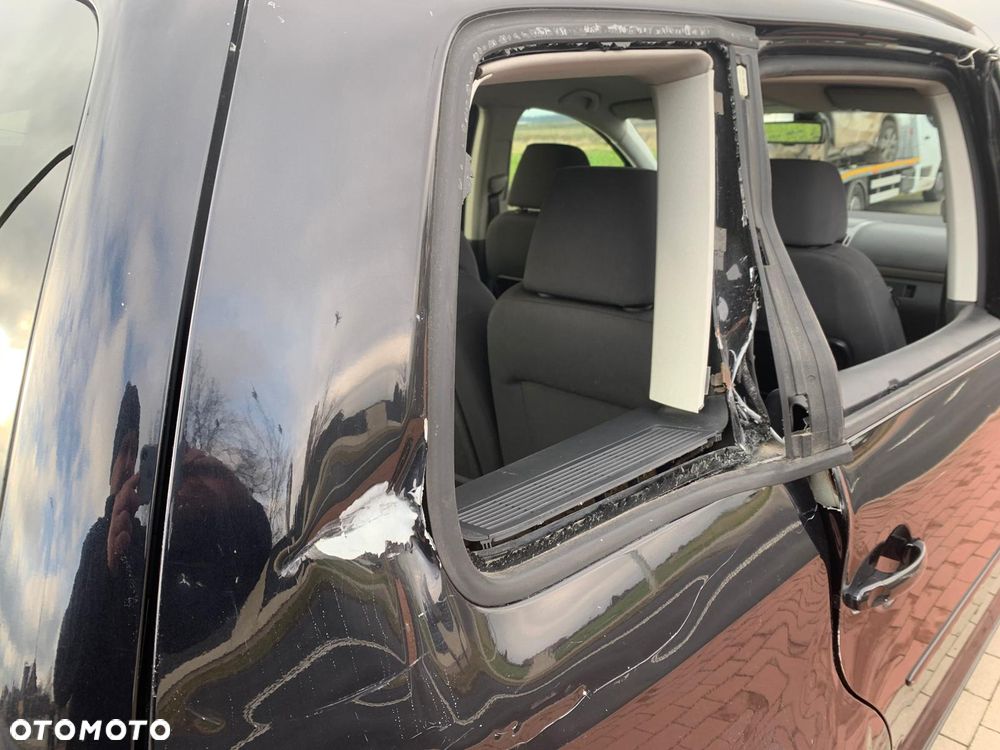 Volkswagen Touran 2.0 TDI DPF Comfortline - 13