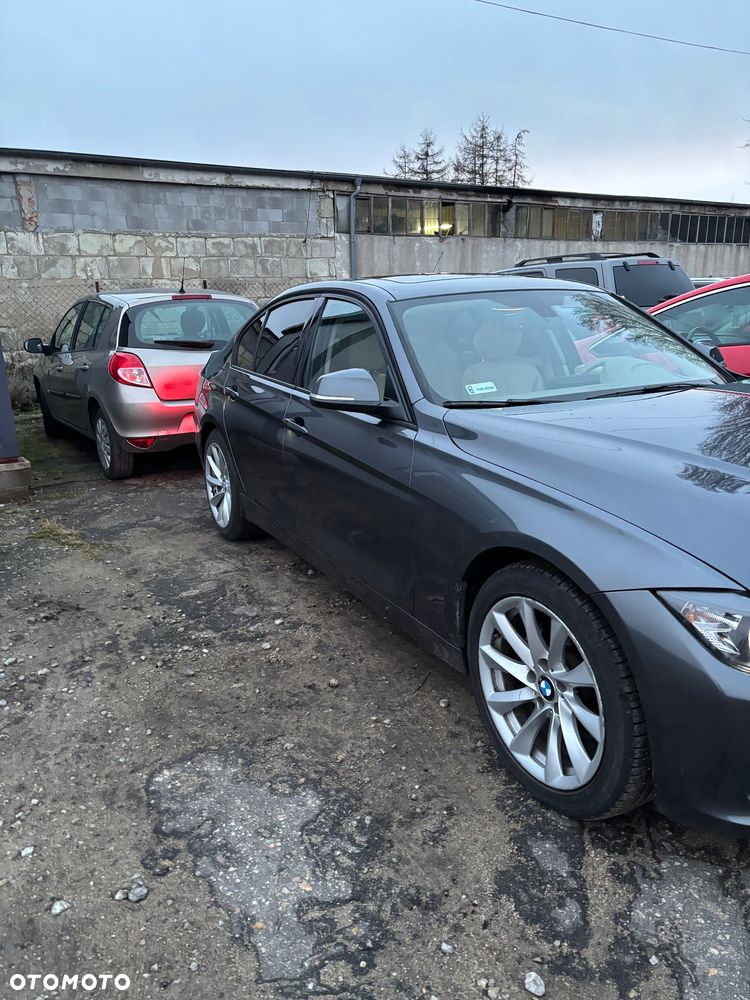 BMW Seria 3 328i Modern Line - 5