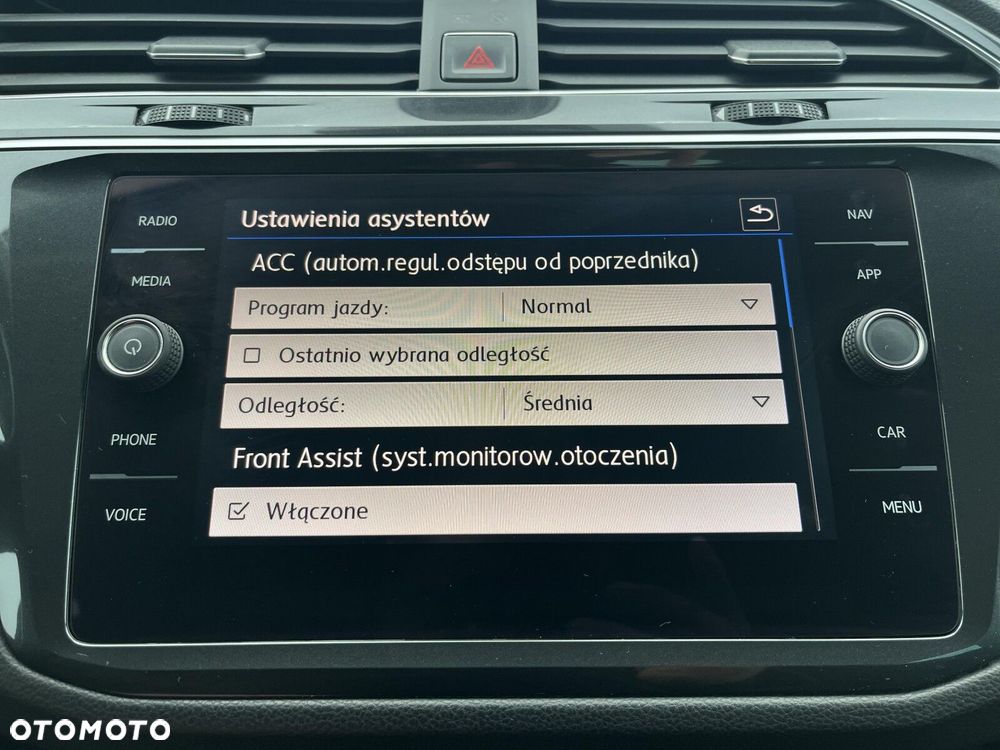 Volkswagen Tiguan - 24