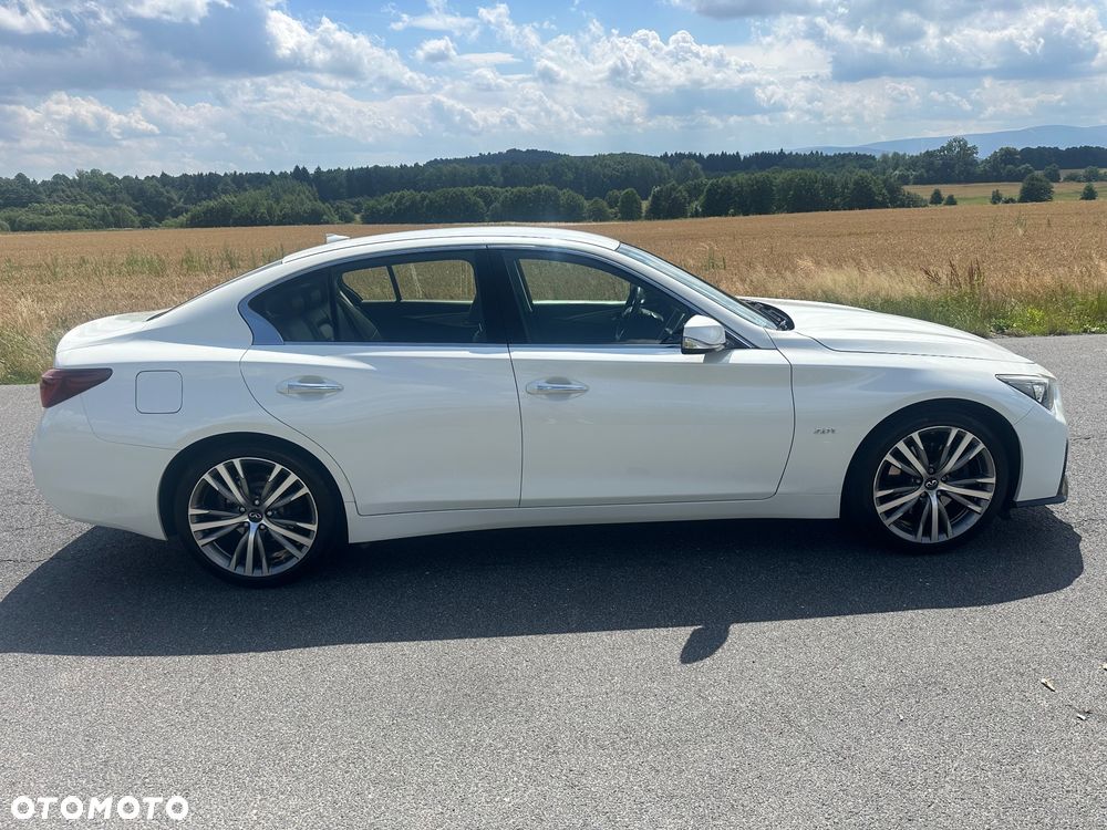 Infiniti Q50 2.0t Sport Sound Studio by Bose - 4