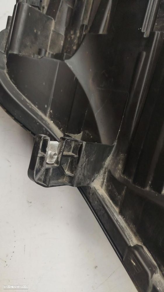 Ótica / farol esquerda OPEL Corsa E - 4