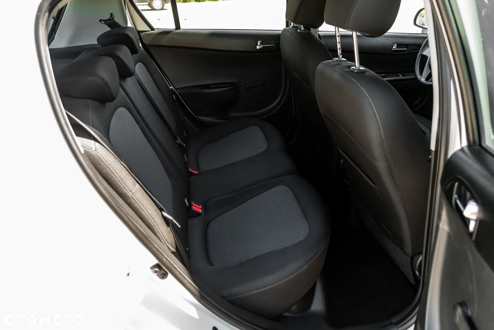 Hyundai i20 1.2 Trend - 21