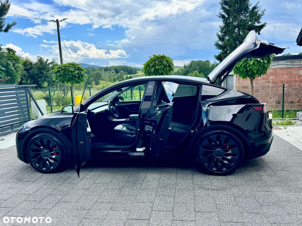 Tesla Model Y Performance AWD - 7