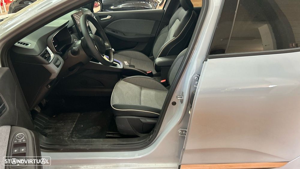 Renault Clio 1.0 TCe Techno Bi-Fuel - 4