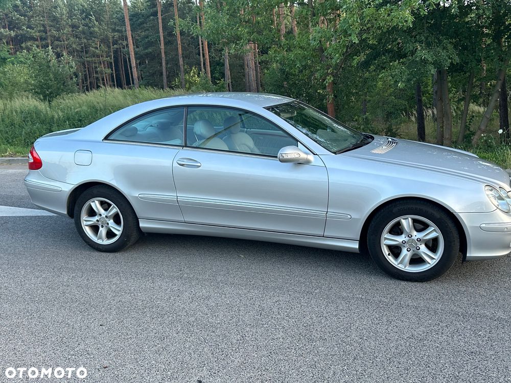 Mercedes-Benz CLK - 24