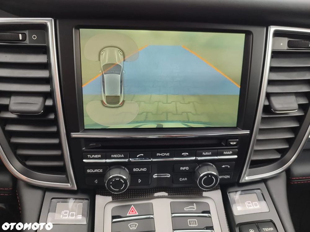 Porsche Panamera 4S - 26