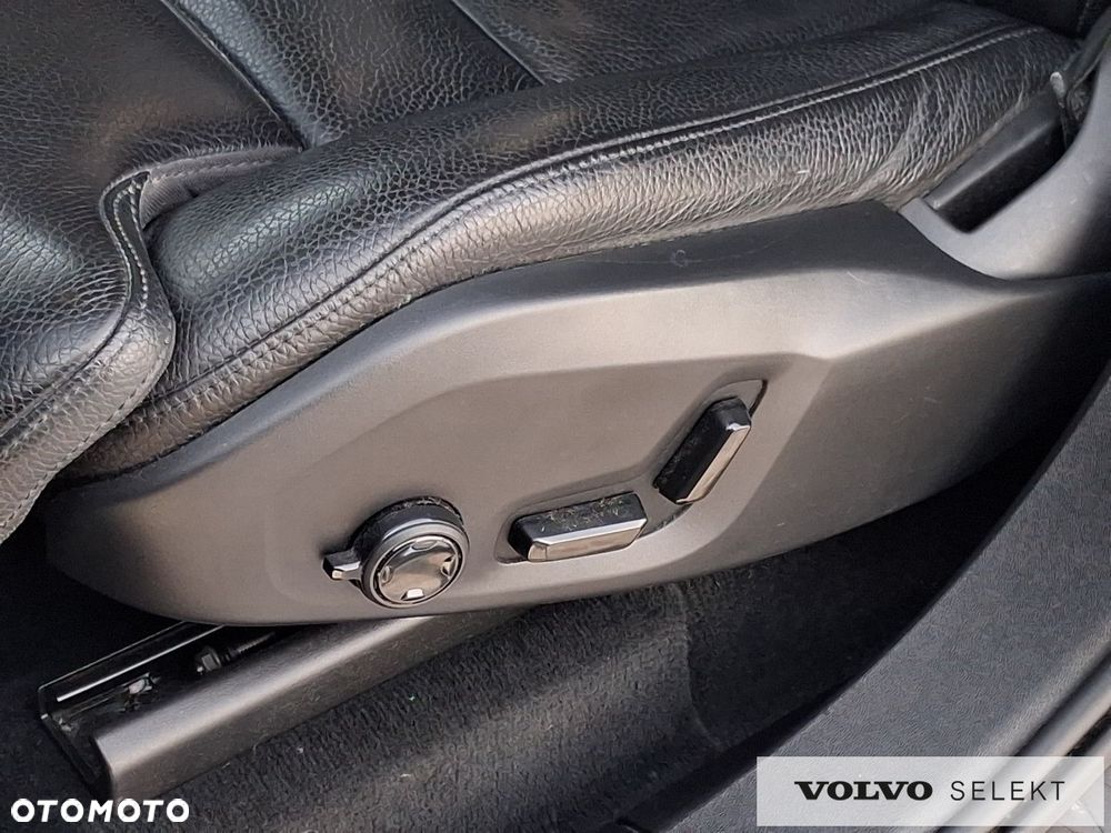 Volvo XC 90 - 23
