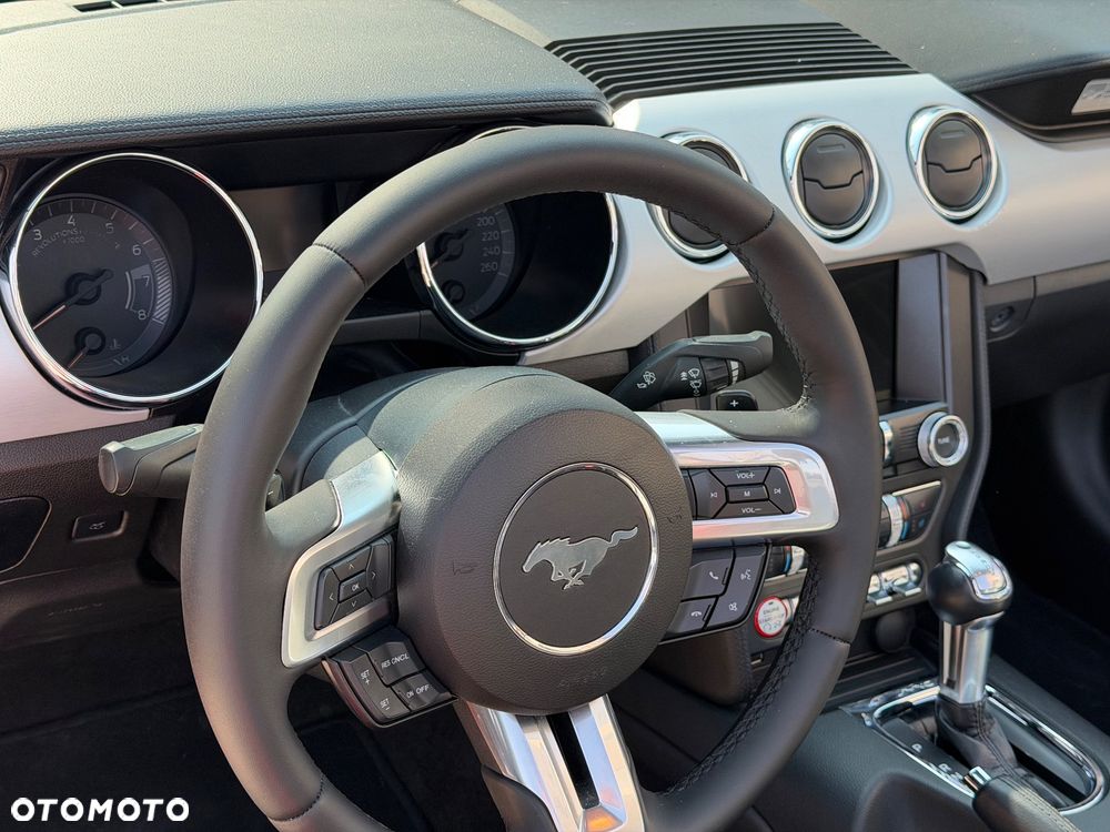 Ford Mustang - 13