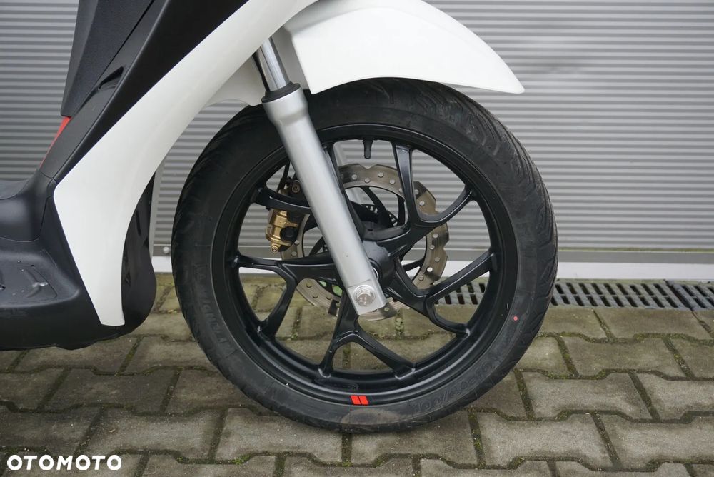 Piaggio Medley - 17