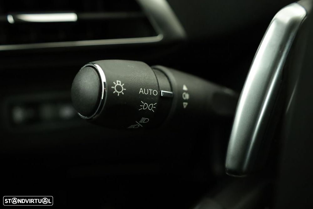 Peugeot 3008 1.6 Hybrid Allure e-EAT8 - 18