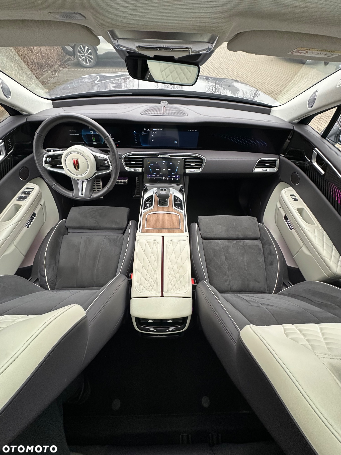 Hongqi E-HS9 - 11