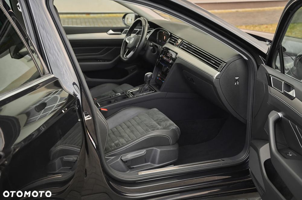 Volkswagen Passat Variant 2.0 TDI EVO Elegance DSG - 24