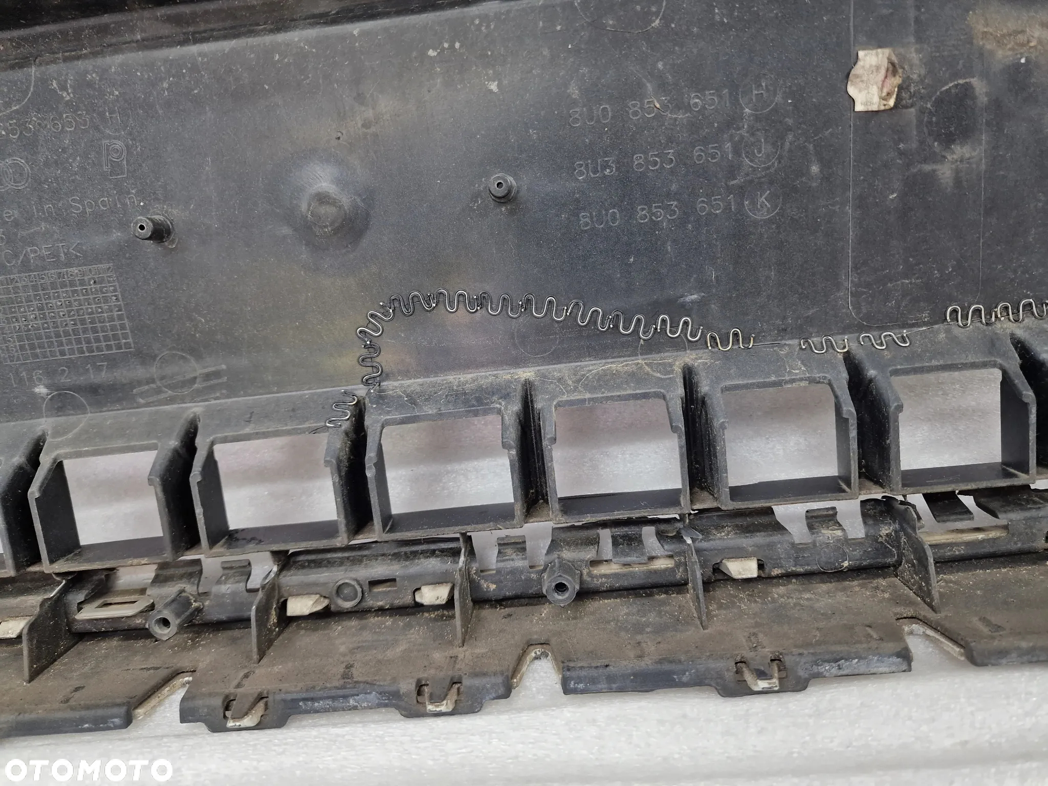 AUDI Q3 8U0 10-14 ATRAPA / GRILL PRZEDNI PRZÓD NA PDC , NR 8U0853653H / 8U0853651H / 8U0853651J / 8U0853651K , NR AUKCJI GR171 - 26