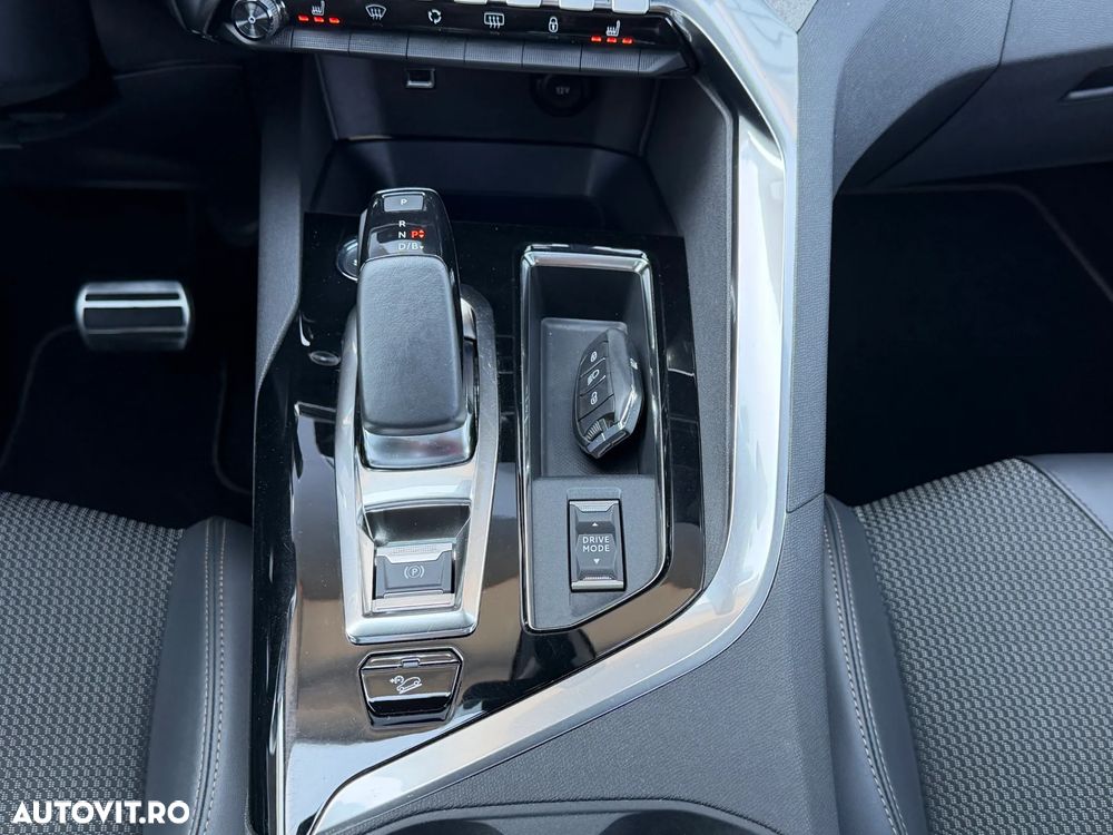 Peugeot 3008 PHEV 300 EAT8 4X4 GT - 23