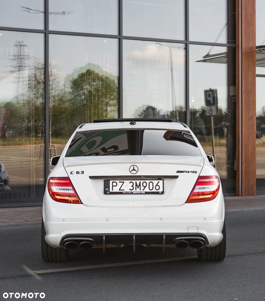 Mercedes-Benz Klasa C 63 AMG - 7