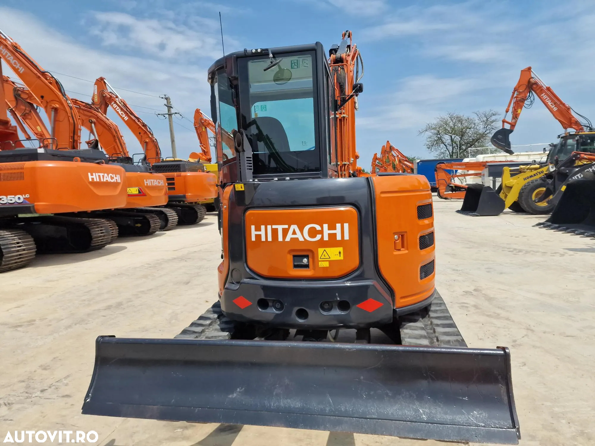 Hitachi ZX55, 5,5 tone, Cupa excavare+cupa taluz, inst picon, AC, Senile 90% ok, Computer de bord in limba romana, CA NOU, posibilitate leasing 4 ani-PROMOTIE 57900 EUR+Tva - 20