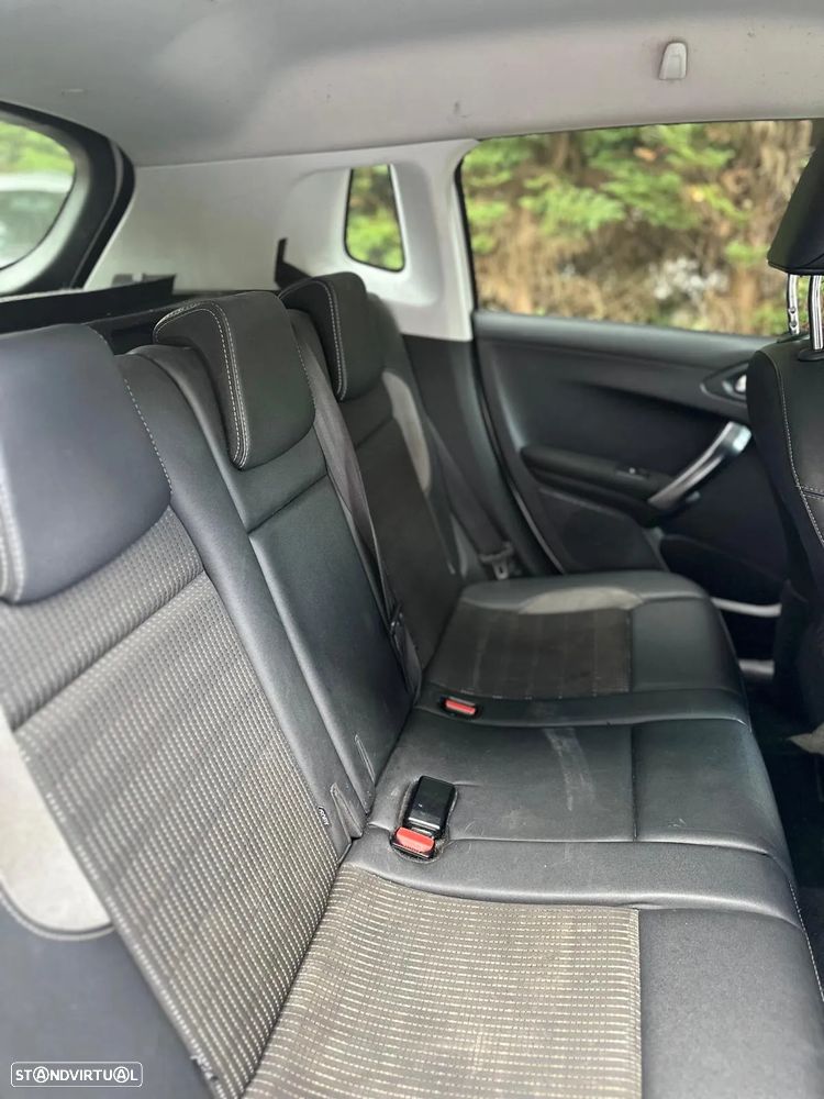 Peugeot 2008 1.2 PureTech Style - 11