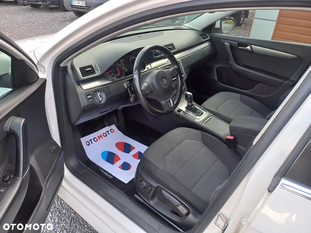 Volkswagen Passat 2.0 TDI Comfortline DSG - 14