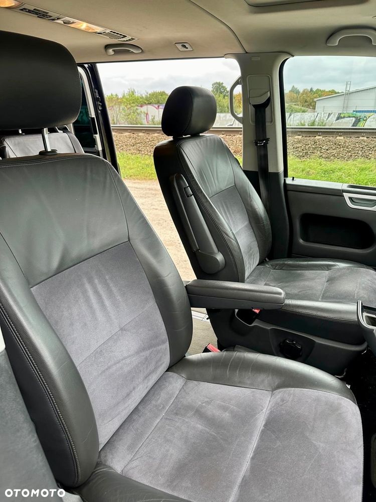 Volkswagen Multivan - 11