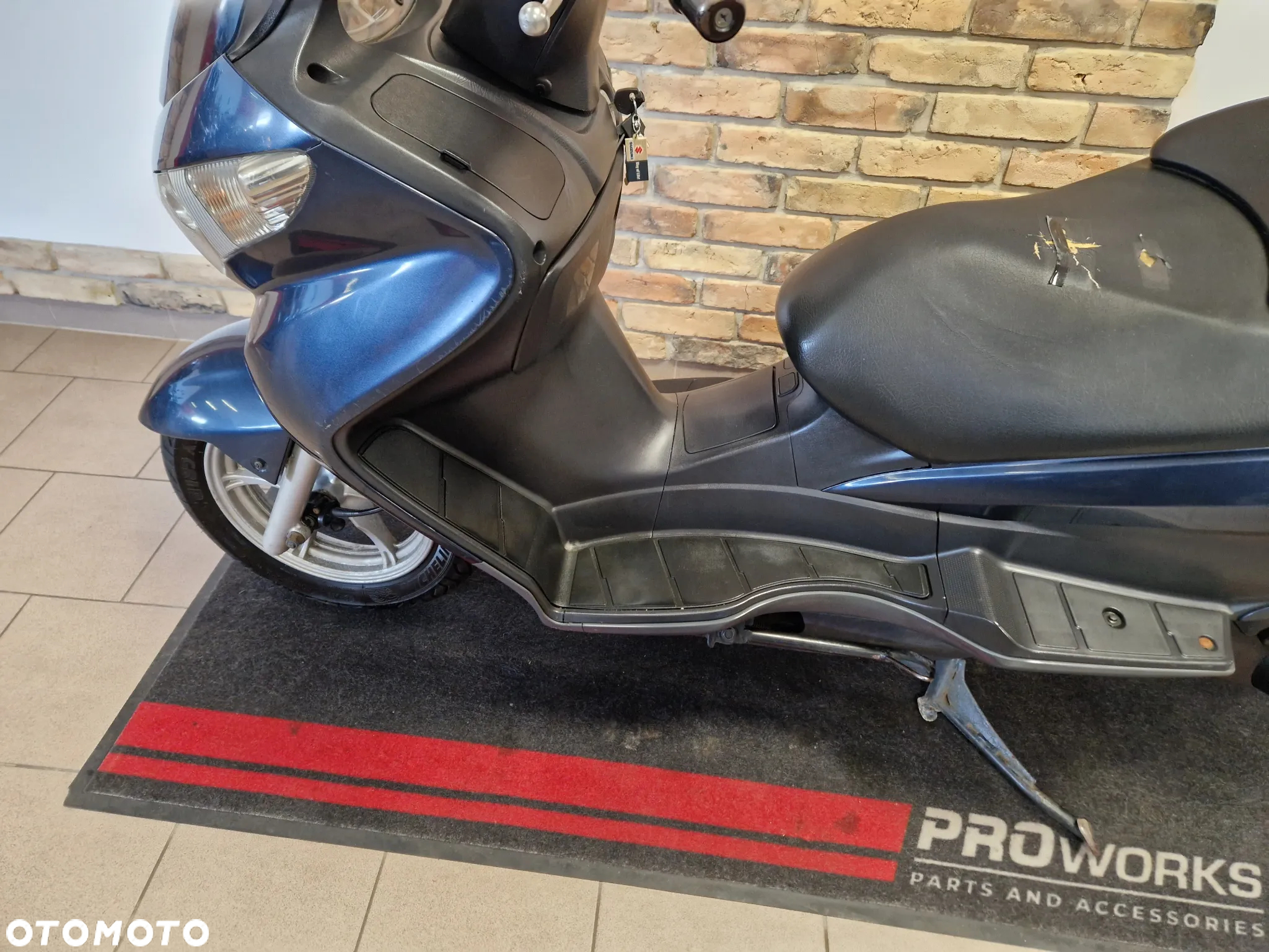 Suzuki Burgman - 13