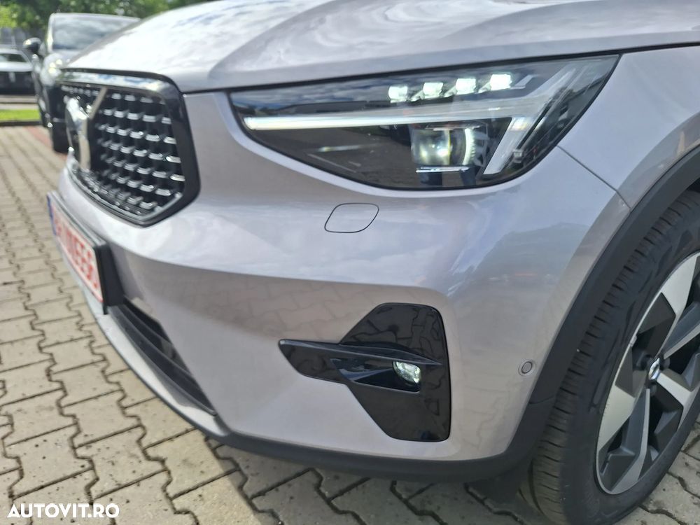 Volvo XC 40 B4 AT FWD MHEV Ultimate Dark - 41