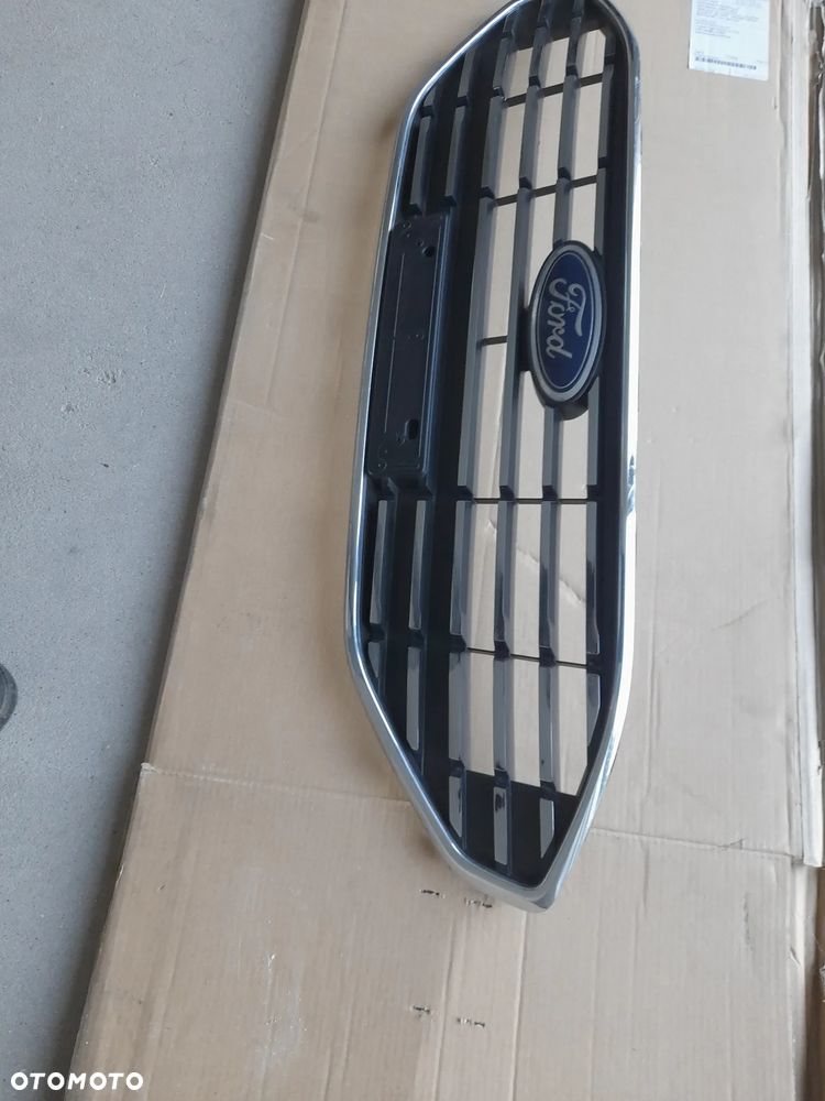 FORD FIESTA MK8 LIFT GRILL ATRAPA TITANIUM 21-> - 3