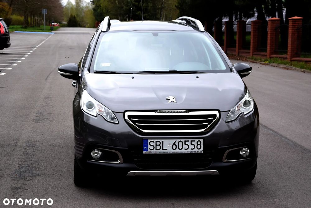 Peugeot 2008 1.2 Pure Tech Allure S&S - 13