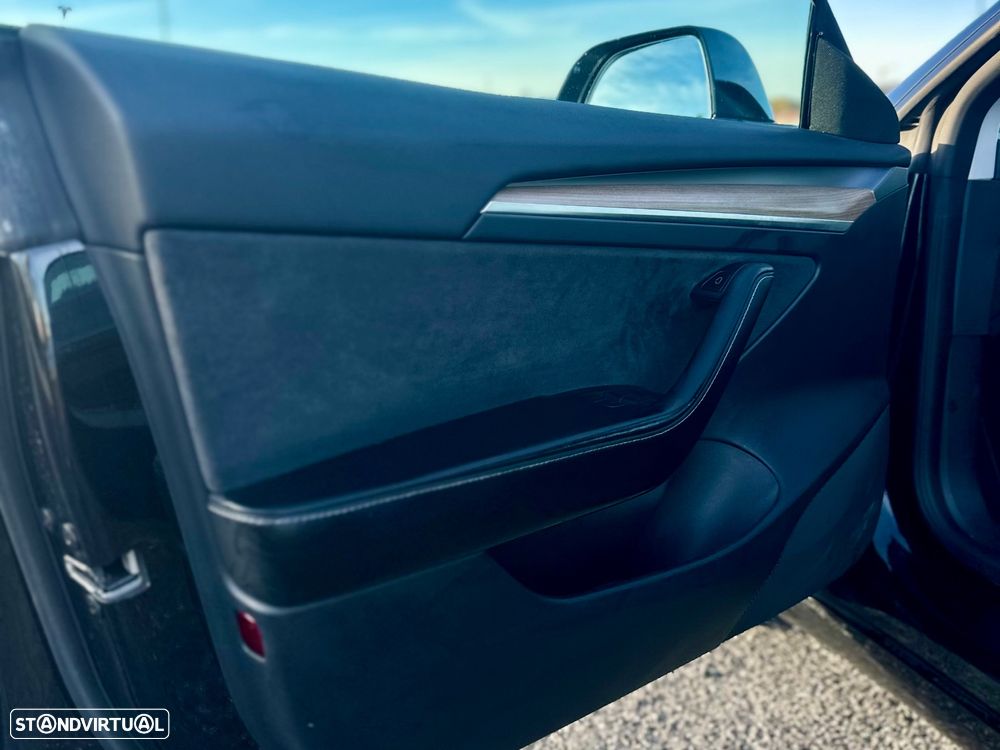 Tesla Model 3 Long-Range Dual Motor AWD - 12