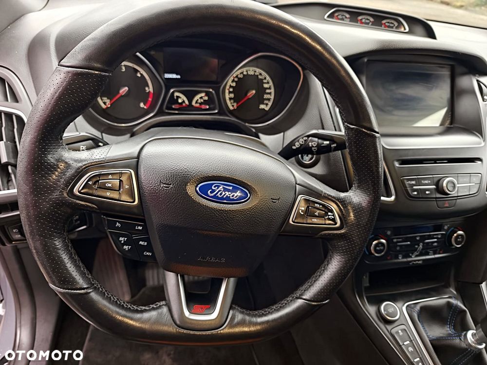 Ford Focus 2.0 TDCi ST - 23