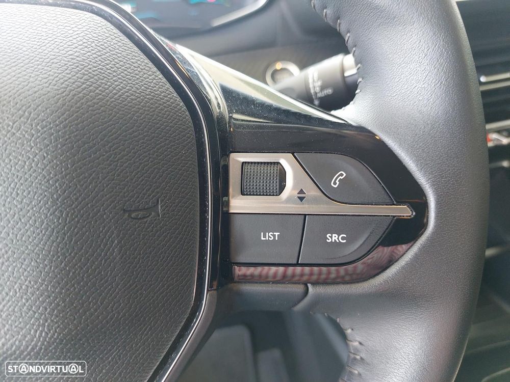 Peugeot e-2008 50 kWh Active Pack - 22