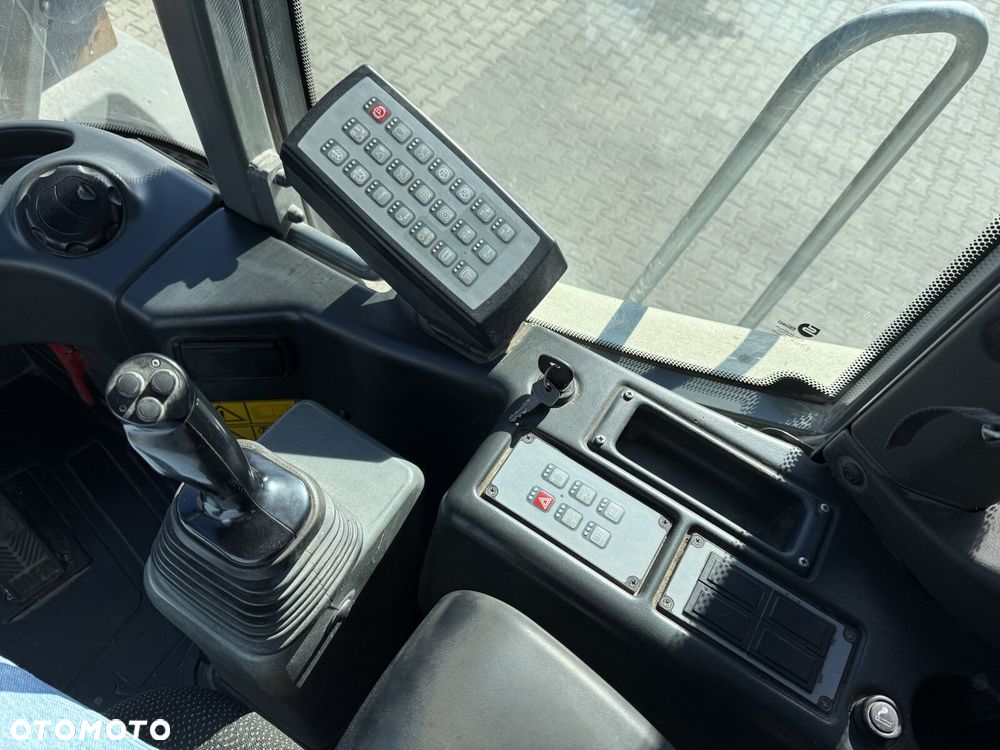 Liebherr L566 - 10