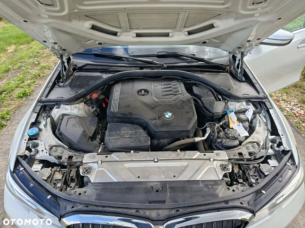 BMW Seria 3 330i Sport Line - 19