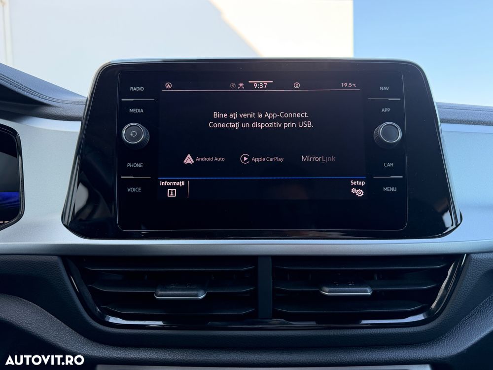 Volkswagen T-Roc 1.5 TSI DSG Life - 17