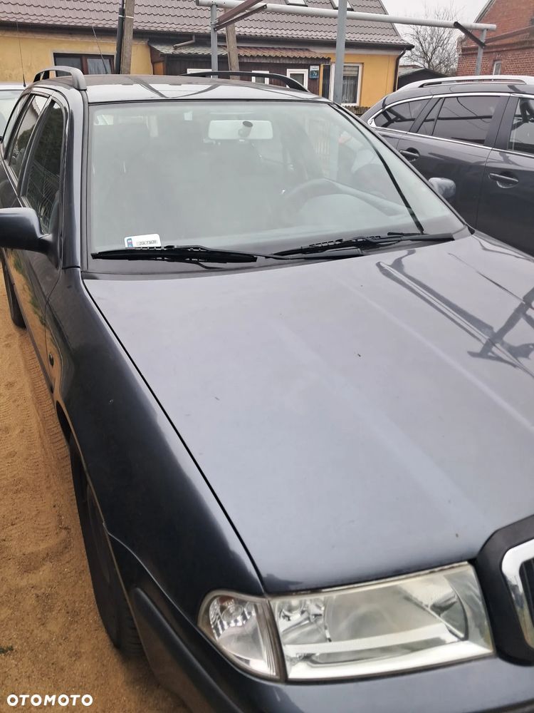 Skoda Octavia 1.6 Tour - 5