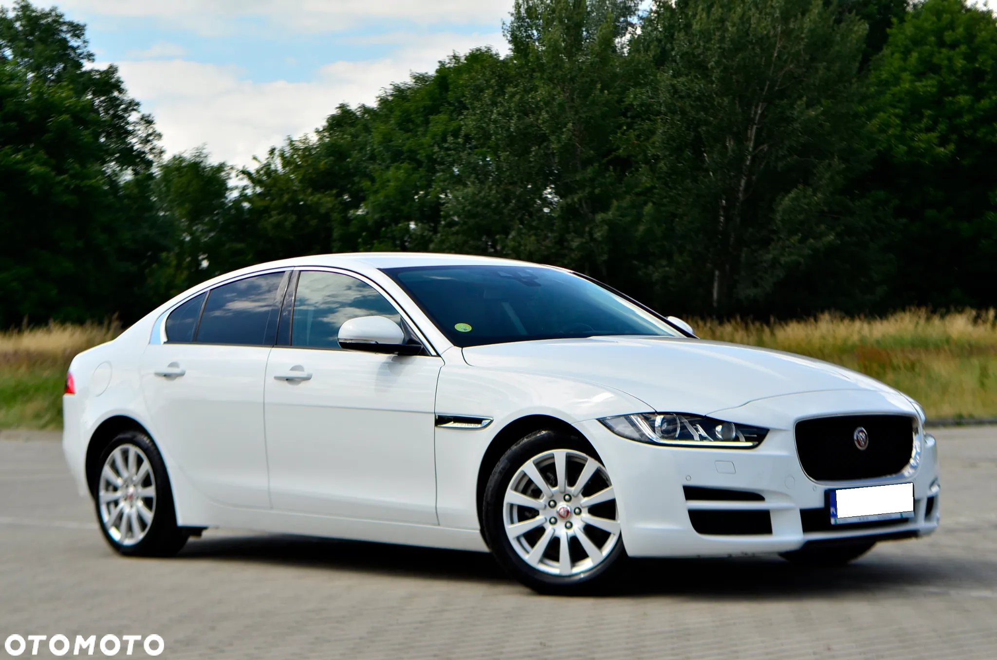 Jaguar XE 2.0 D Prestige - 14