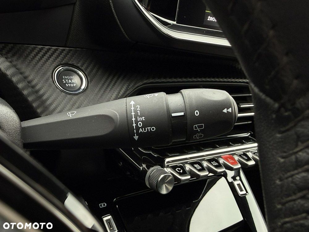 Peugeot 2008 1.5 BlueHDi Allure Pack S&S - 20