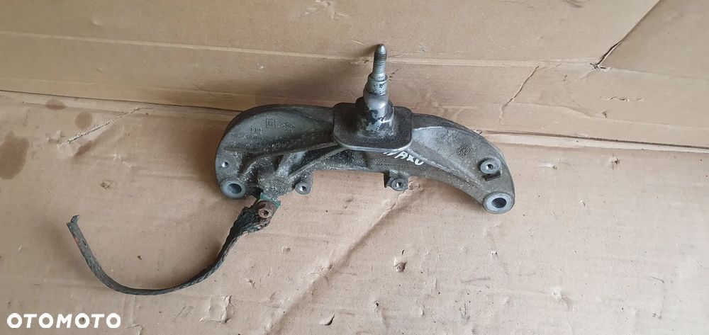 Łapa mocowanie skrzyni biegów Renault Trafic III Vivaro B 112332850R - 2