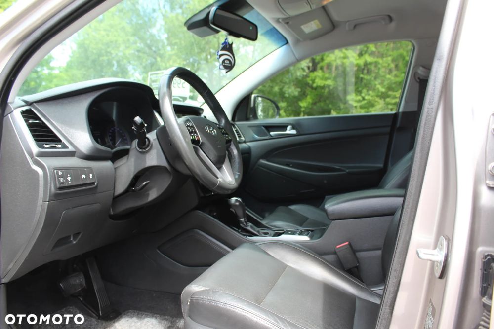 Hyundai Tucson blue 1.7 CRDi 2WD DCT Premium - 33