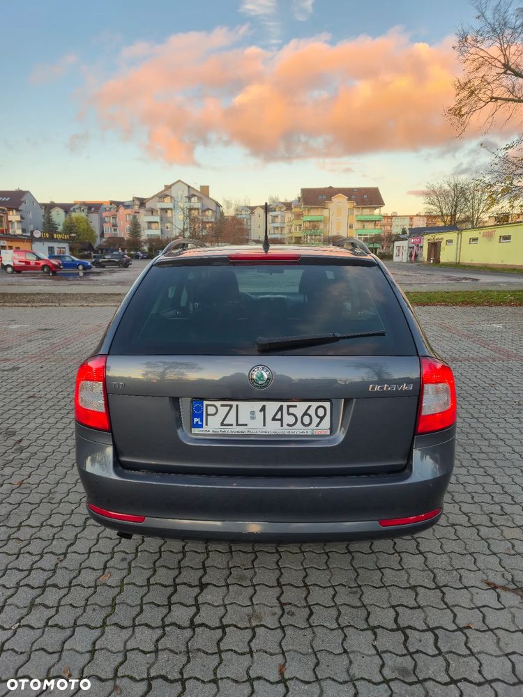 Skoda Octavia 1.6 TDI DPF FAMILY - 5