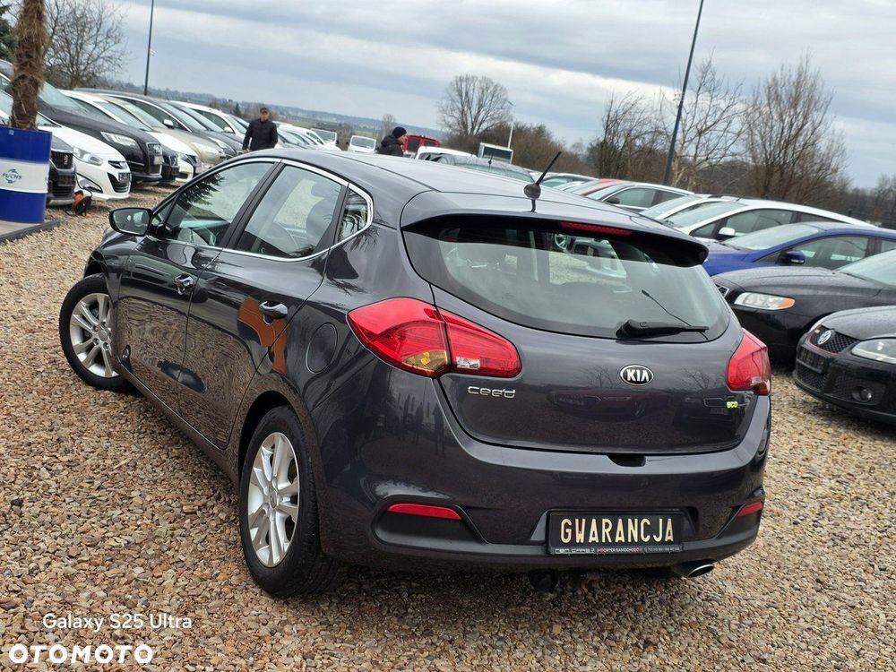 Kia Ceed - 11