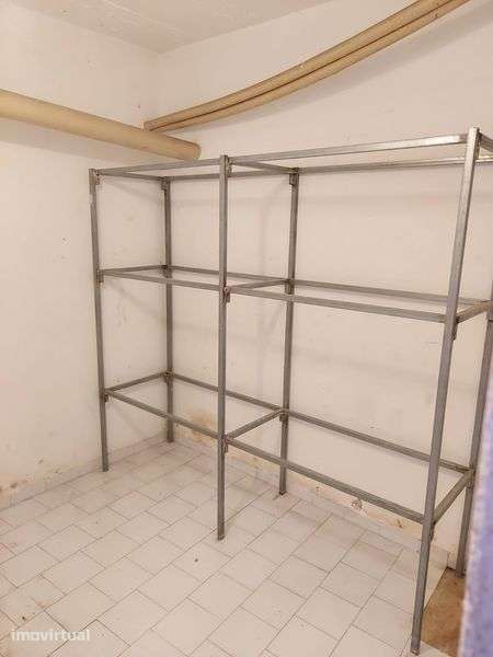 Garagem e arrecadação rinhoa bons acessos - Grande imagem: 2/5