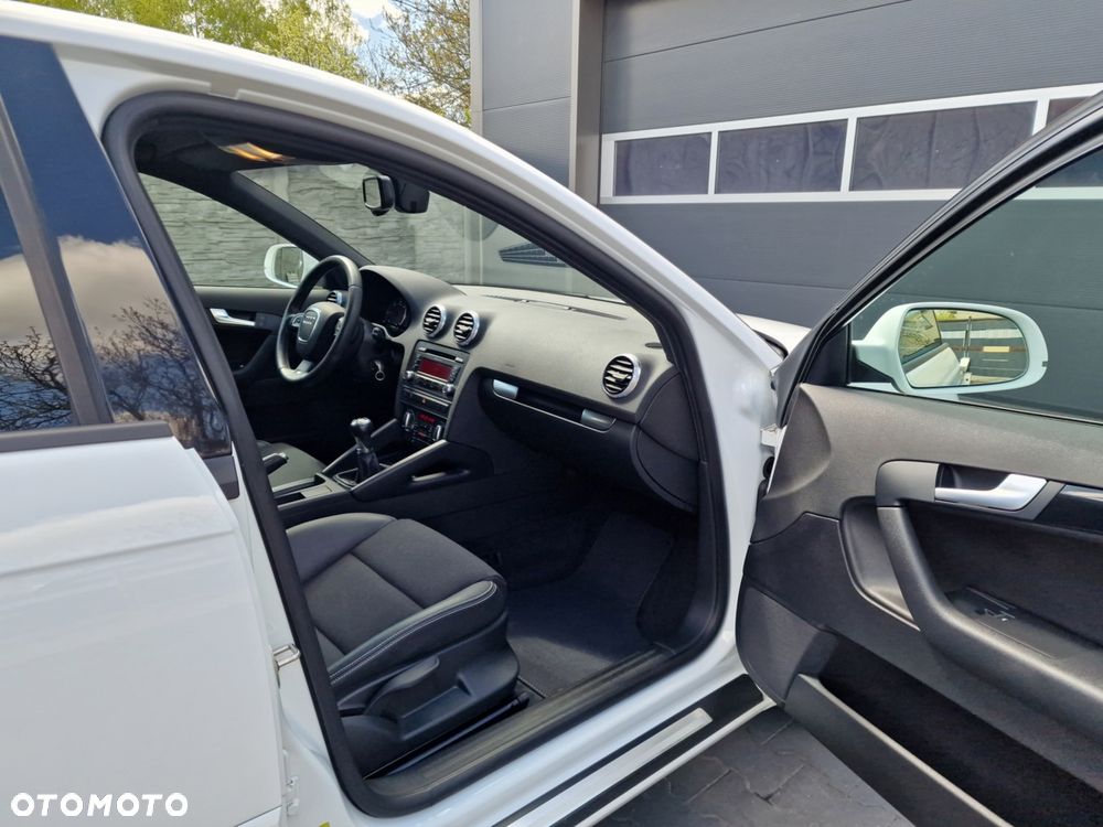 Audi A3 Sportback 2.0 TDI DPF S line Sportpaket - 26